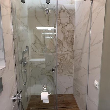 The Sixth - Self Check-In Apartment ทูคุมส์ ภายนอก รูปภาพ