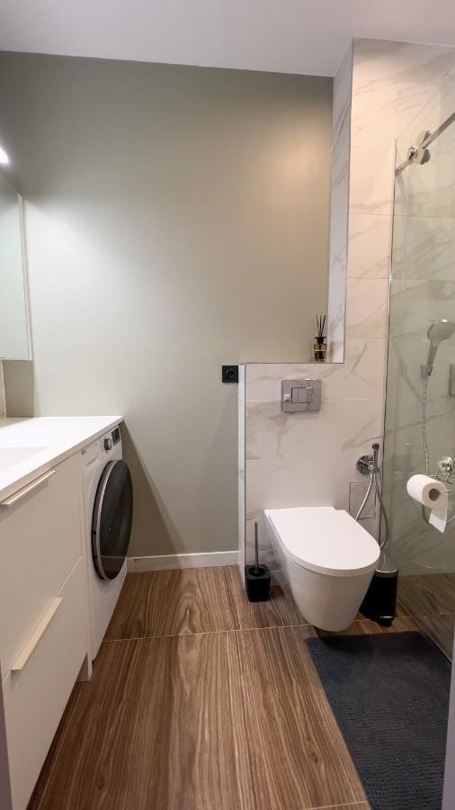 The Sixth - Self Check-In Apartment ทูคุมส์ ภายนอก รูปภาพ